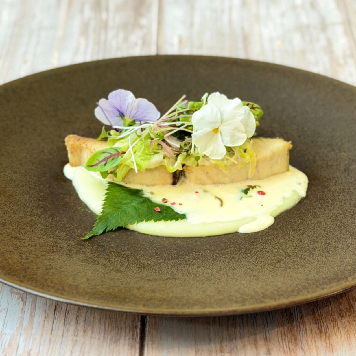 まごころ豚のソテーとポルチーニ茸の焼リゾット